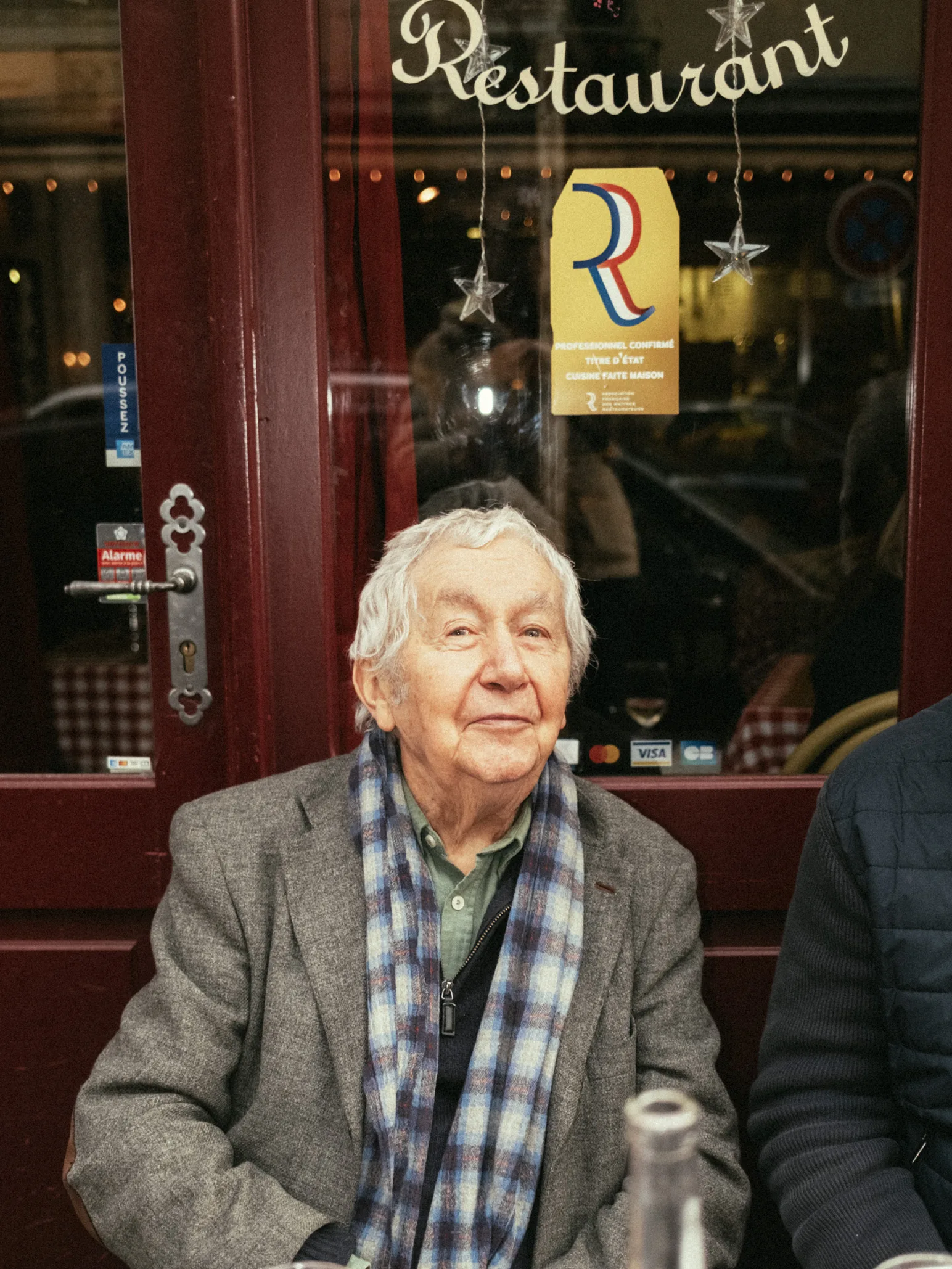 Paris Street Photography - Ludwig Favre - Fijifilm X100VI Paris Street Photography - Ludwig Favre - Fijifilm X100VI